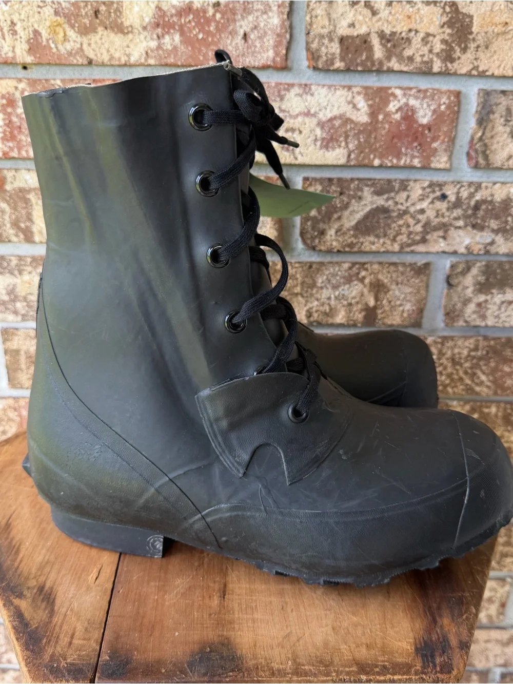 Men’s HOOD U.S. Military Rubber Boots Size 9W Extreme Cold Heavy Duty Excellent!
